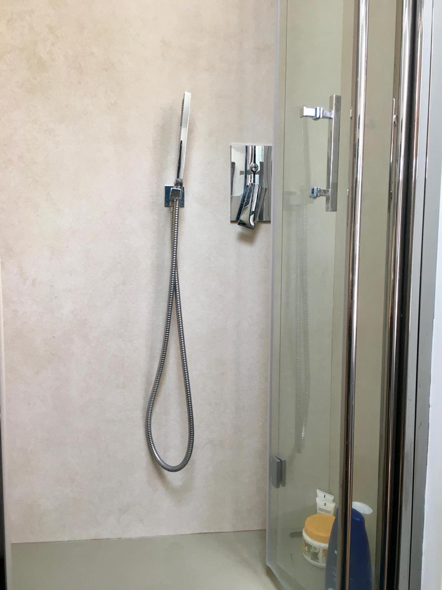 Bright Mini Studio In The Heart Of Милан Номер фото